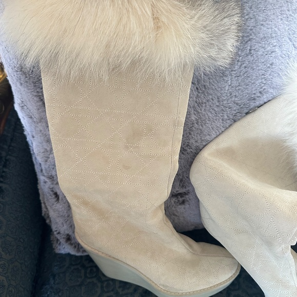 CHRISTIAN DIOR  SUEDE & FOX  FUR BOOTS - Picture 8 of 9